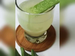 एलोवेरा जूस: ठंडक, ग्लोइंग स्किन और पेट की सफाई