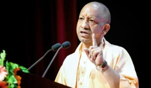 सड़कों पर Namaz को लेकर CM Yogi का 'Shift System' प्लान, 'प्यार से नहीं माने तो दूसरा तरीका अपनाएंगे.